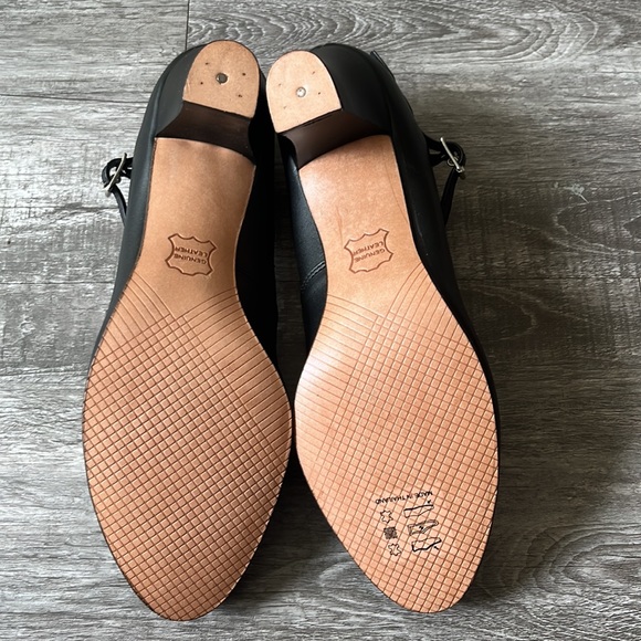 Size 8 1/2 M Leather Leo’s Dance Heels - Picture 3 of 4